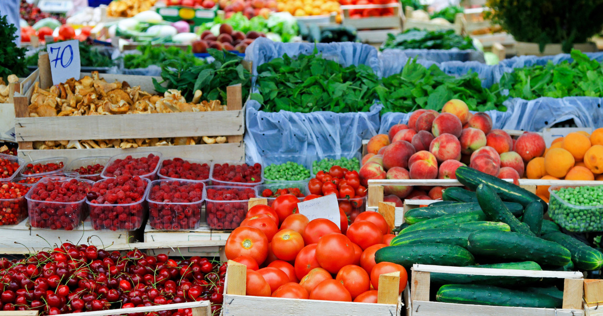 Get tips on how to plan a trip to a farmers’ market and navigate it like a pro from HCSG Dietitian Janet D’Angelo.
